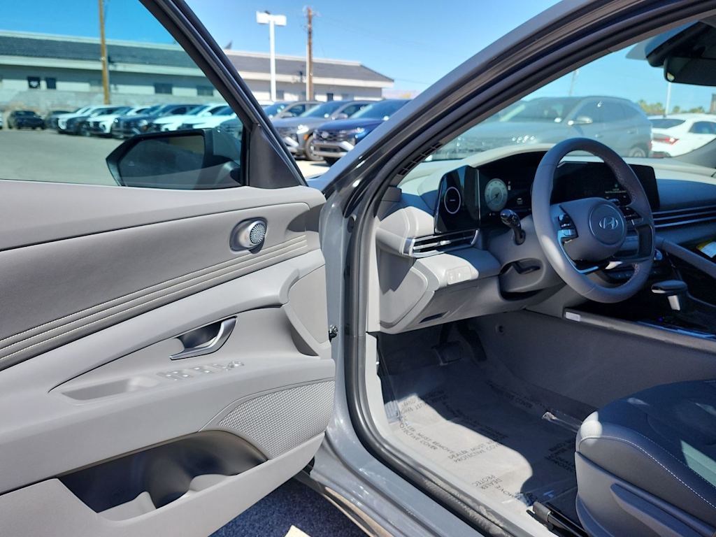 Thumbnail: 2025 Hyundai Elantra - 2