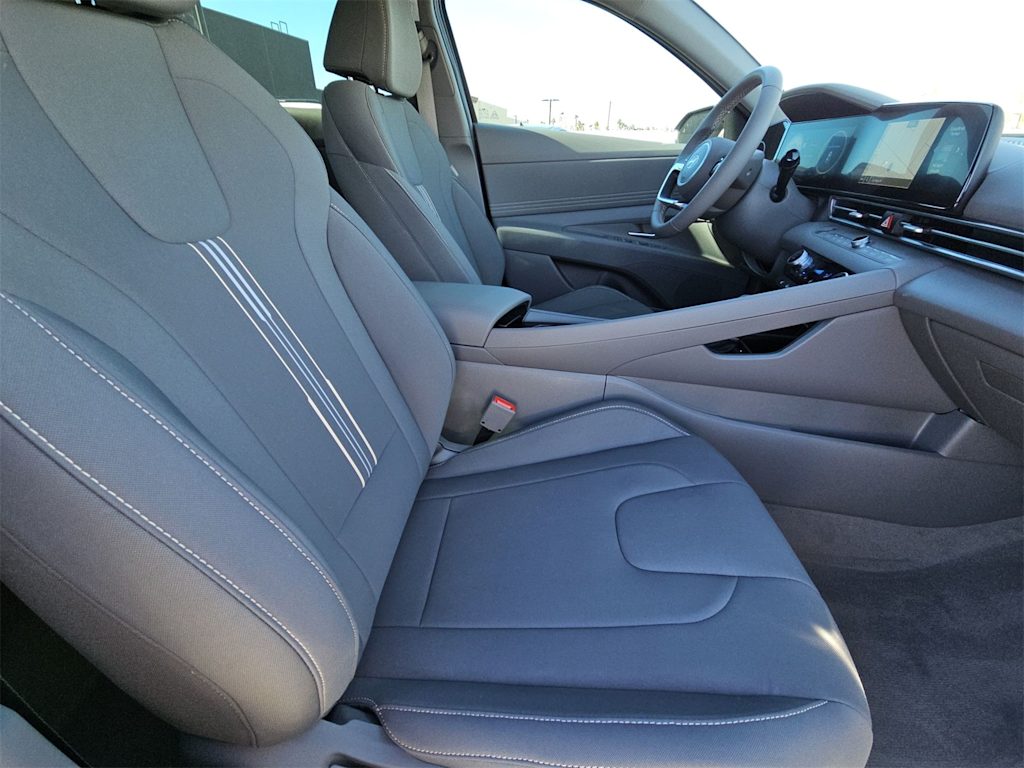 Thumbnail: 2025 Hyundai Elantra - 23