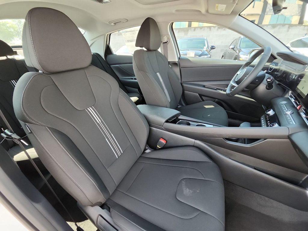 Thumbnail: 2025 Hyundai Elantra - 11