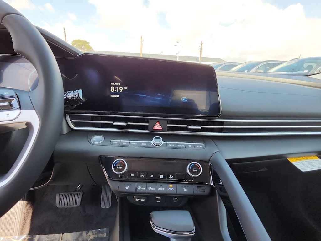 Thumbnail: 2025 Hyundai Elantra - 23