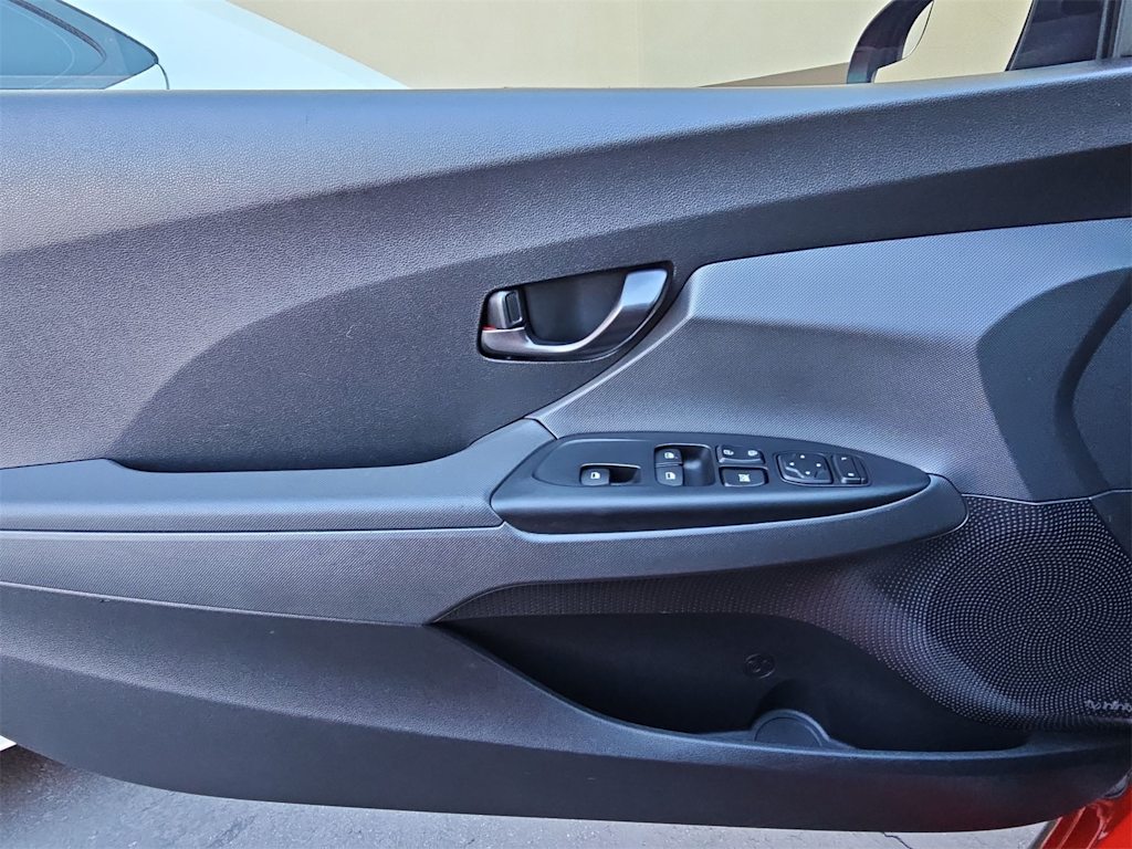 Thumbnail: 2020 Hyundai Veloster - 27