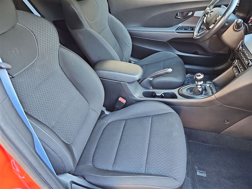 Thumbnail: 2020 Hyundai Veloster - 24