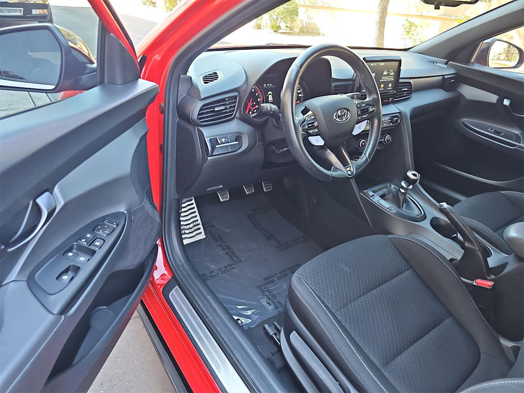 Thumbnail: 2020 Hyundai Veloster - 2