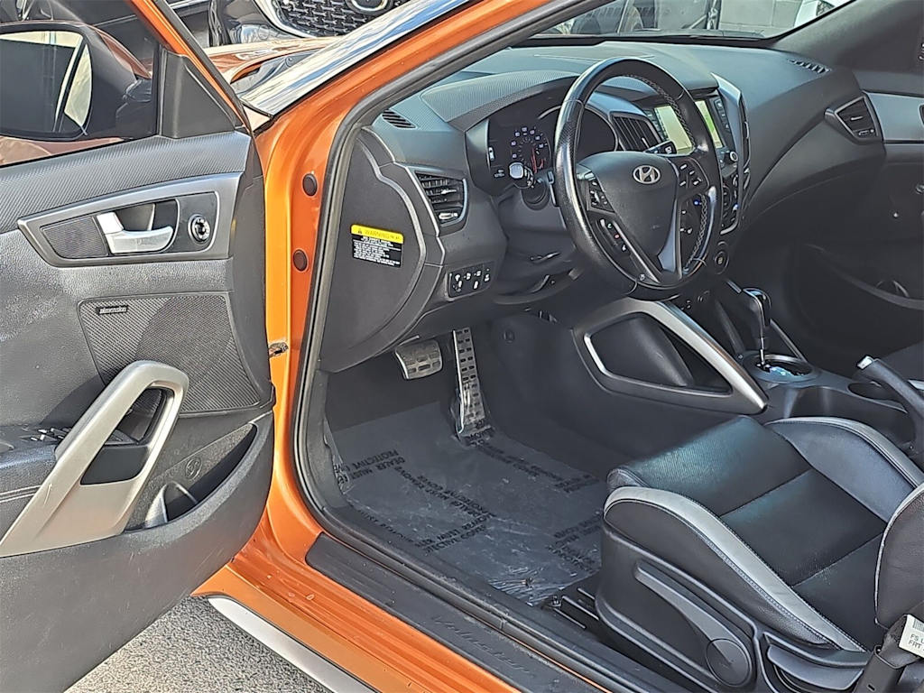 Thumbnail: 2016 Hyundai Veloster - 2