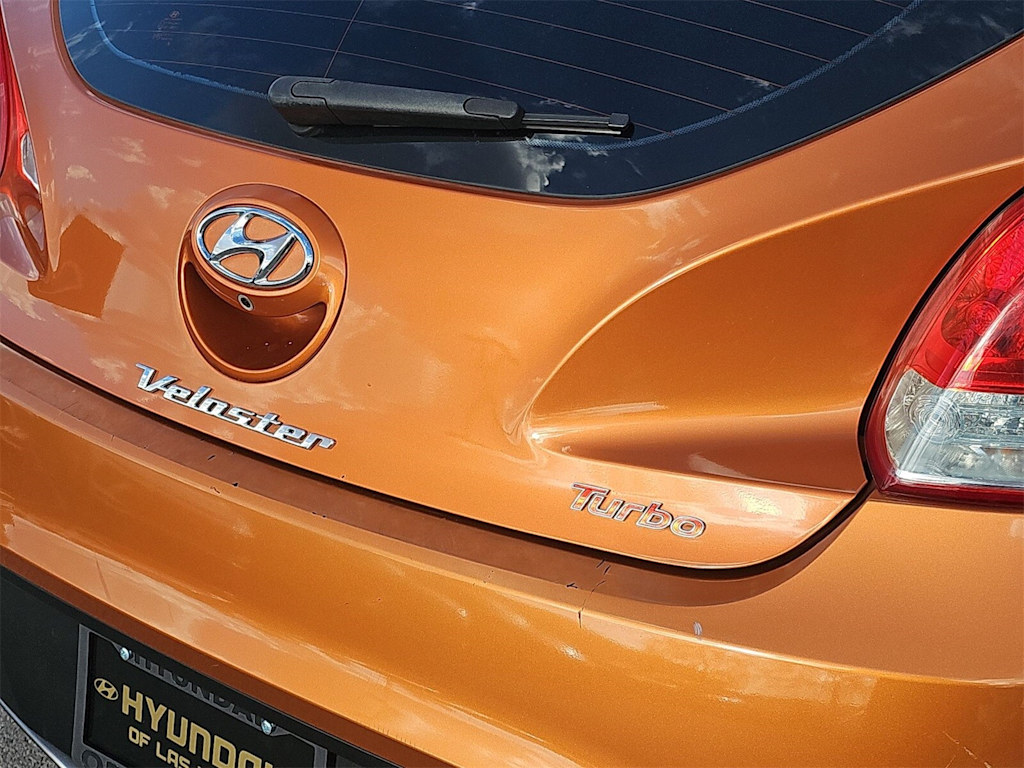 Thumbnail: 2016 Hyundai Veloster - 7