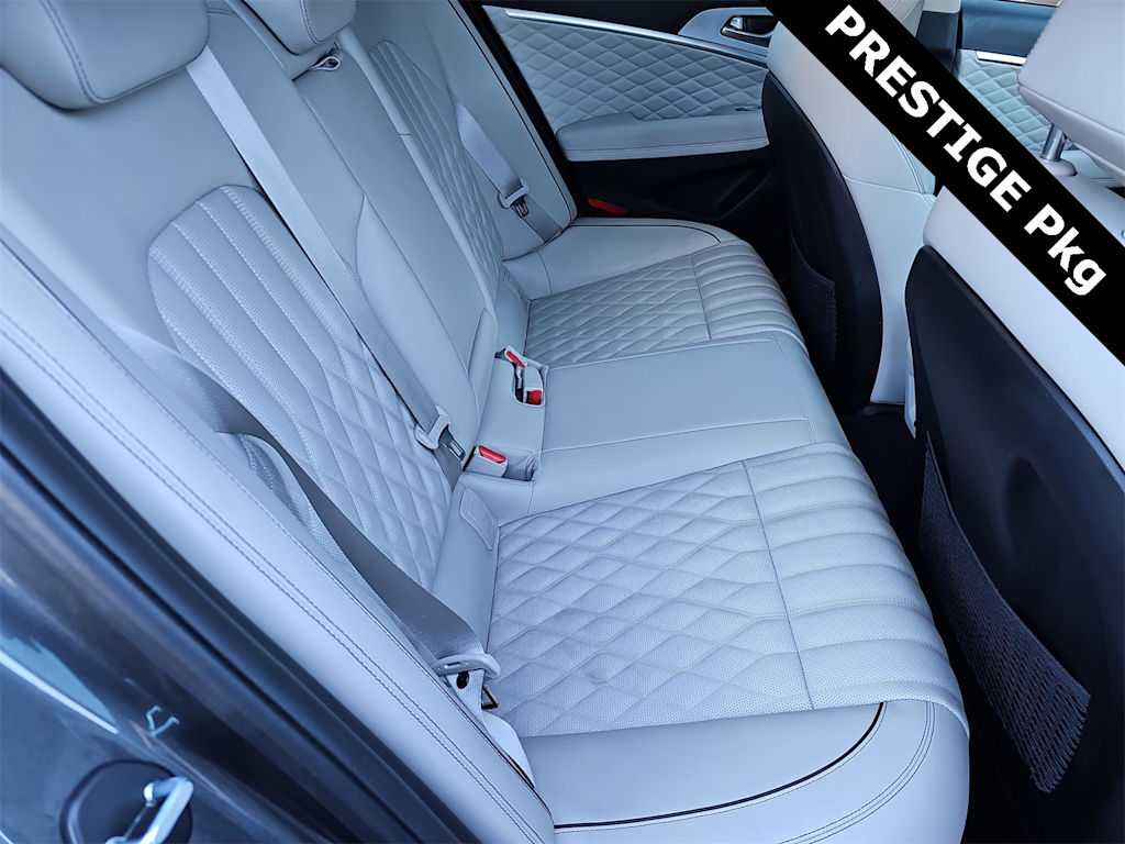 Thumbnail: 2020 Genesis G70 - 11