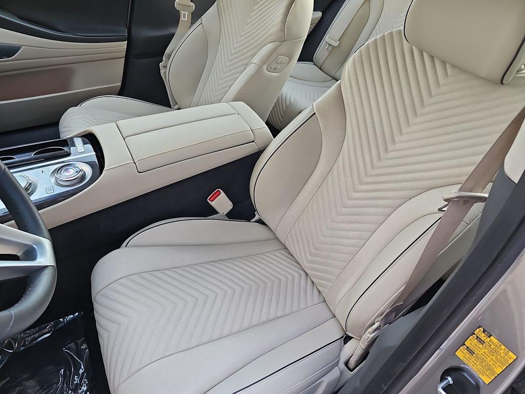 Thumbnail: 2023 Genesis G80 - 8