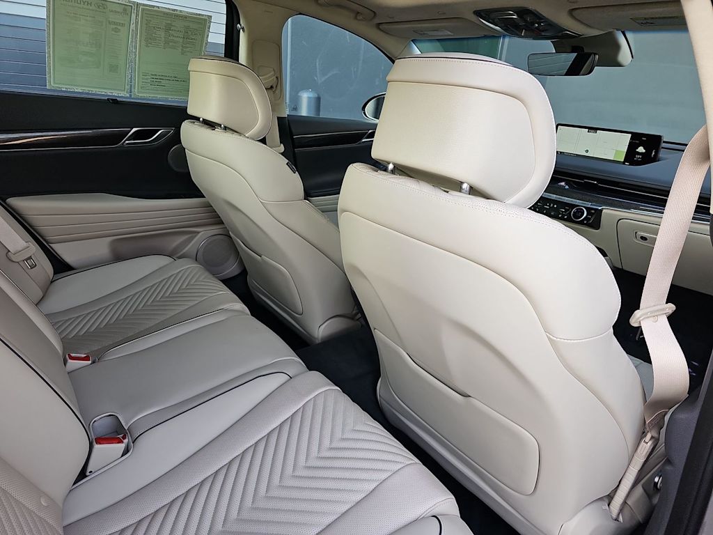 Thumbnail: 2023 Genesis G80 - 10