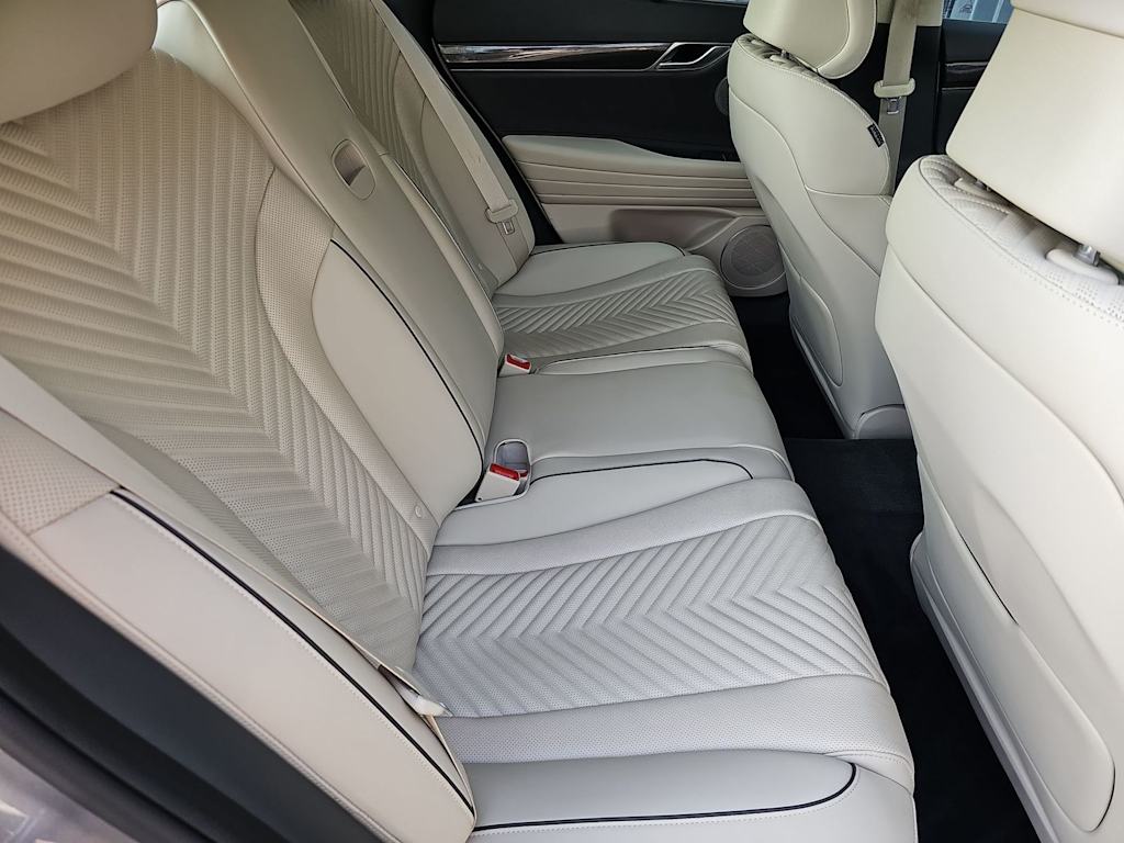 Thumbnail: 2023 Genesis G80 - 23