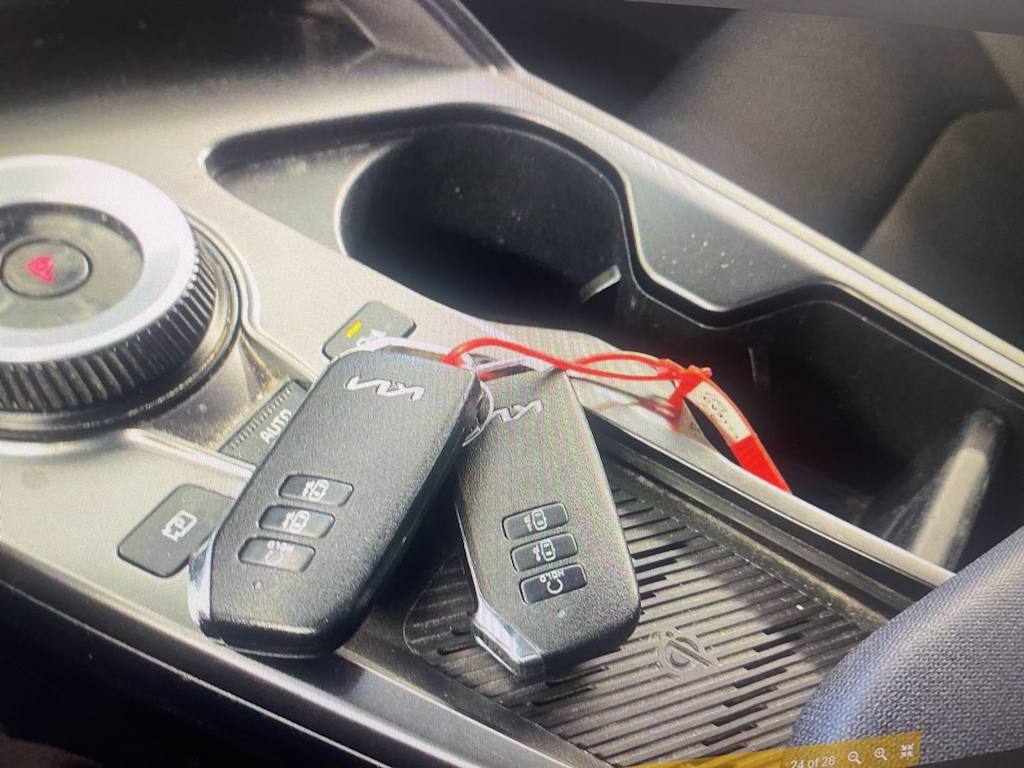 Thumbnail: 2023 Kia EV6 - 10