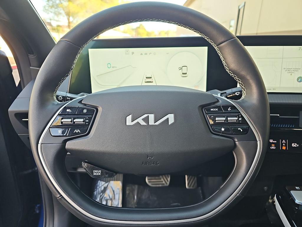 Thumbnail: 2023 Kia EV6 - 13