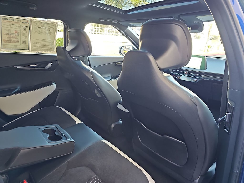 Thumbnail: 2023 Kia EV6 - 12