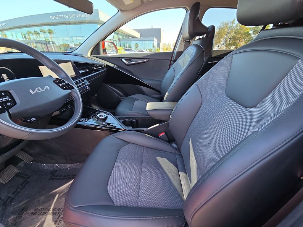Thumbnail: 2023 Kia Niro - 11