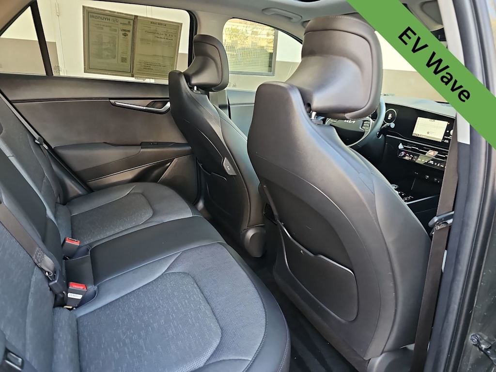 Thumbnail: 2024 Kia Niro - 12