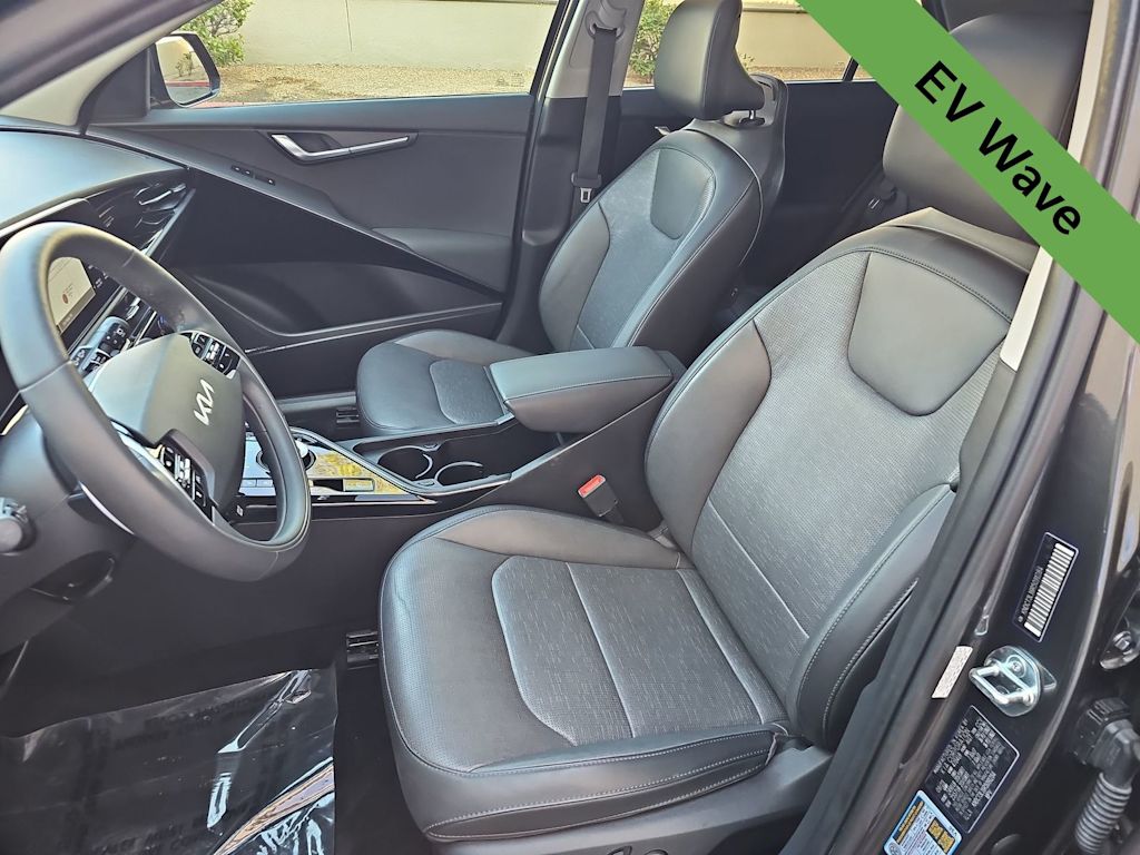 Thumbnail: 2024 Kia Niro - 10