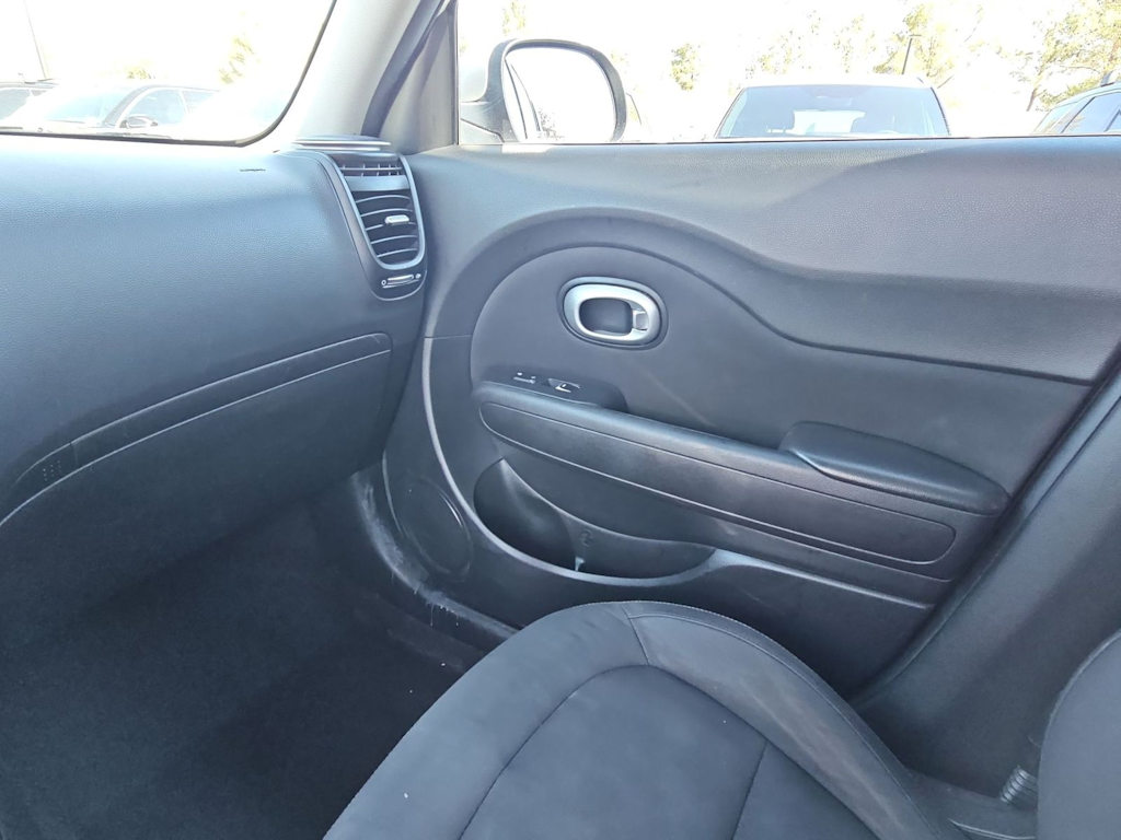 Thumbnail: 2017 Kia Soul - 24