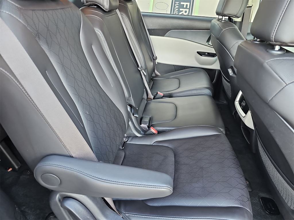 Thumbnail: 2024 Kia Carnival - 24