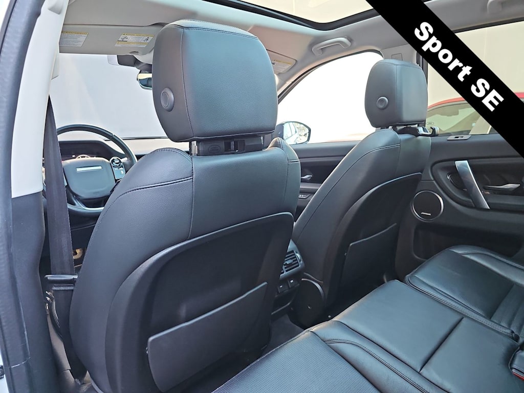 Thumbnail: 2020 Land Rover Discovery Sport - 12