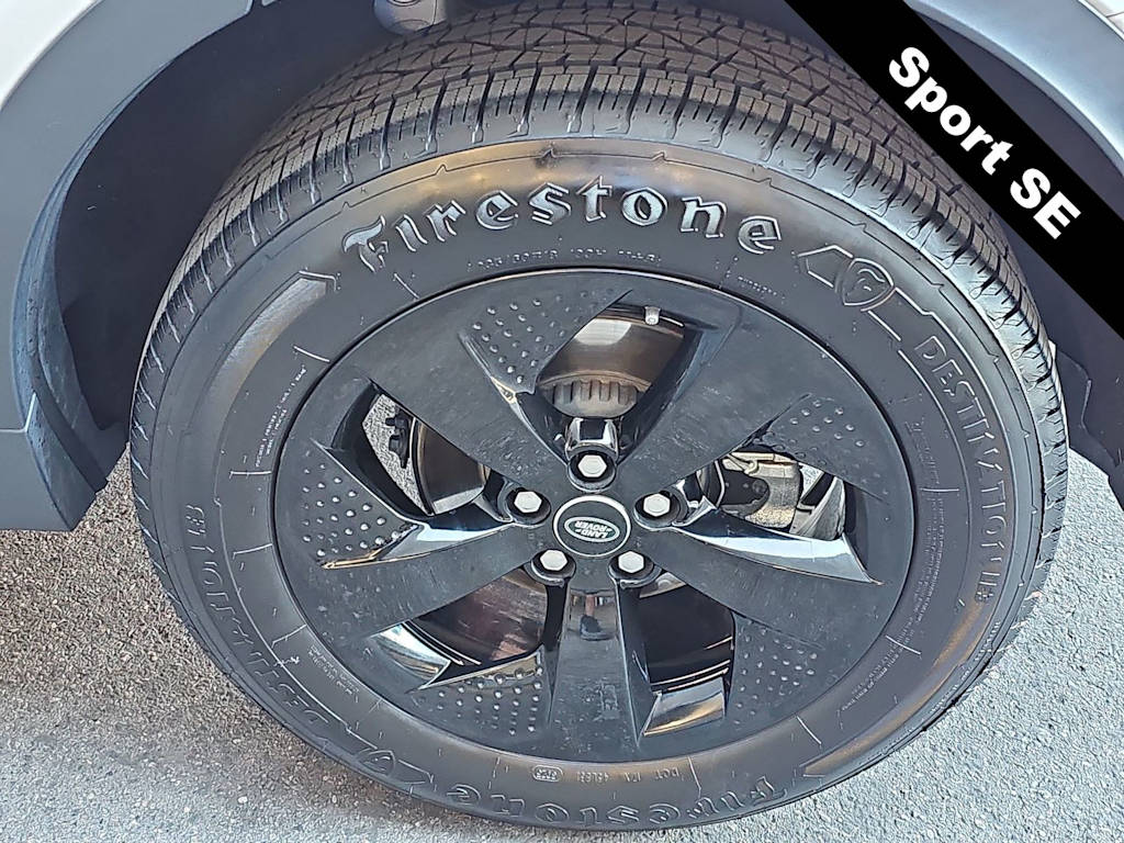 Thumbnail: 2020 Land Rover Discovery Sport - 7