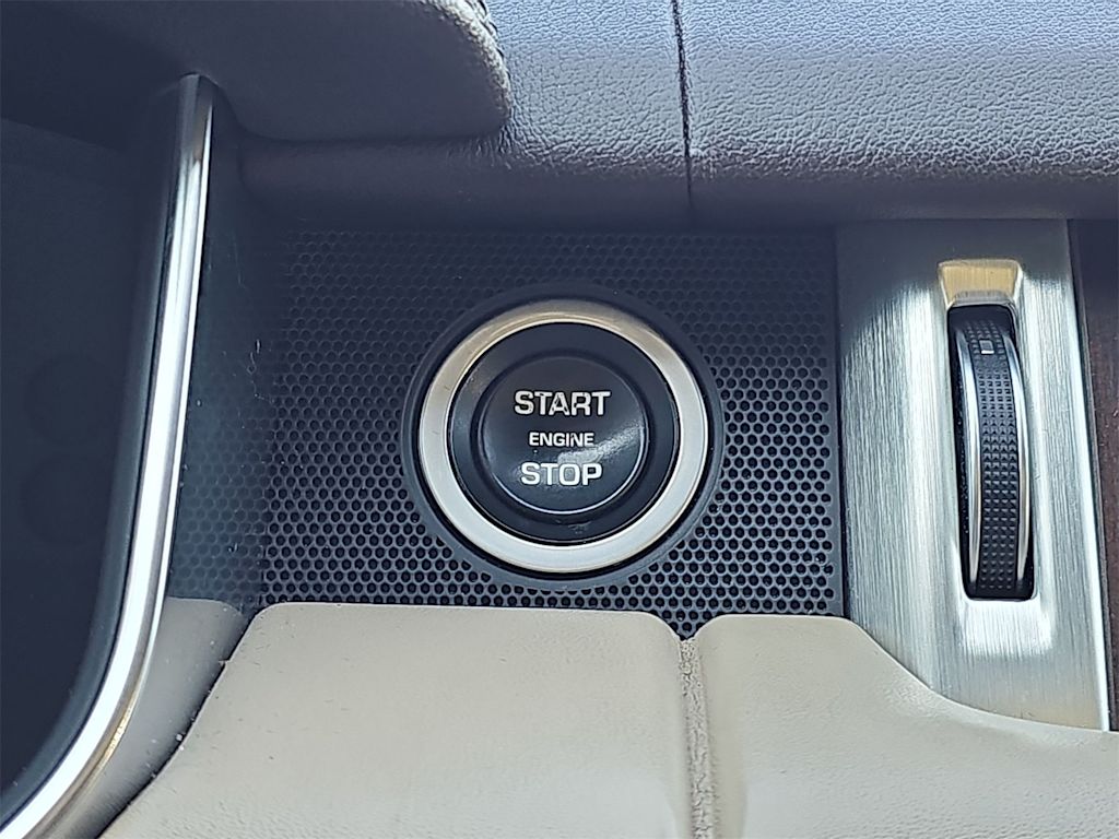 Thumbnail: 2016 Land Rover Range Rover - 24