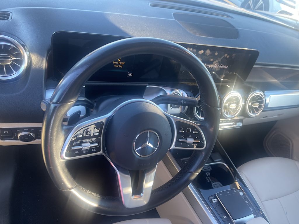 Thumbnail: 2022 Mercedes-Benz GLB - 2