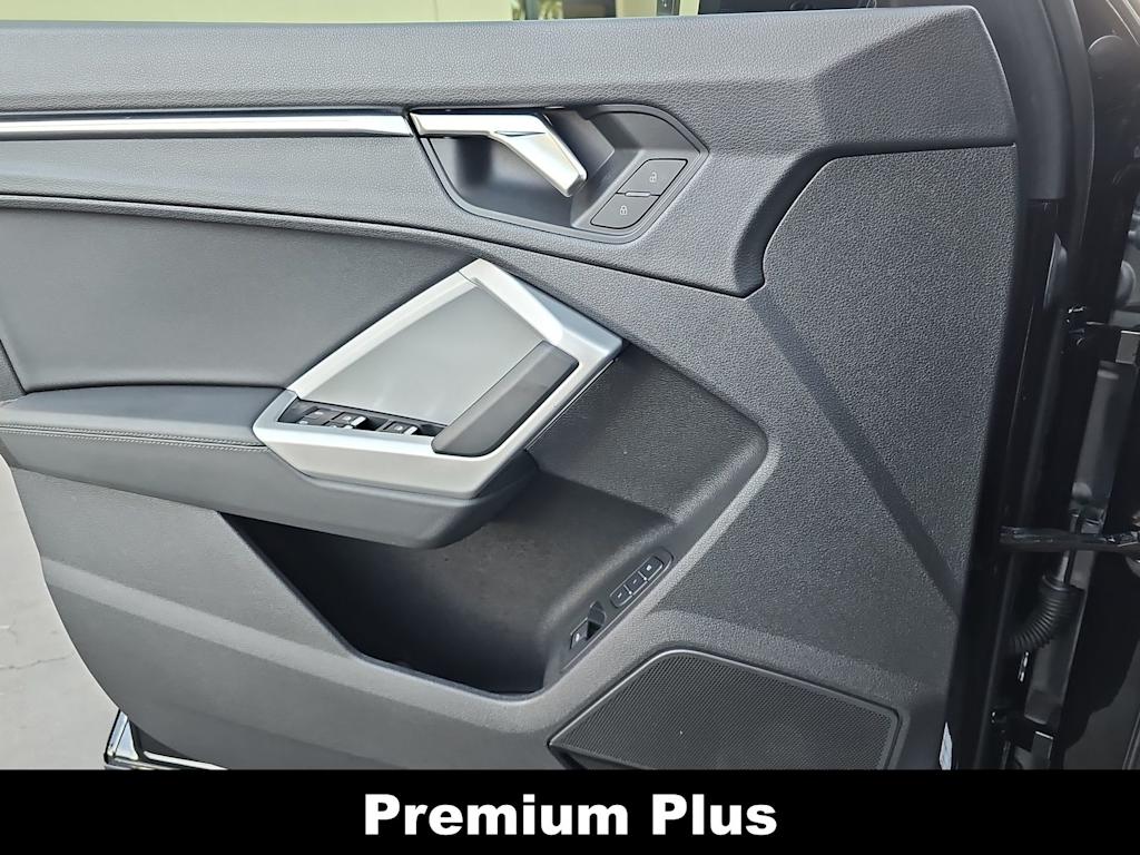 Thumbnail: 2023 Audi Q3 - 28