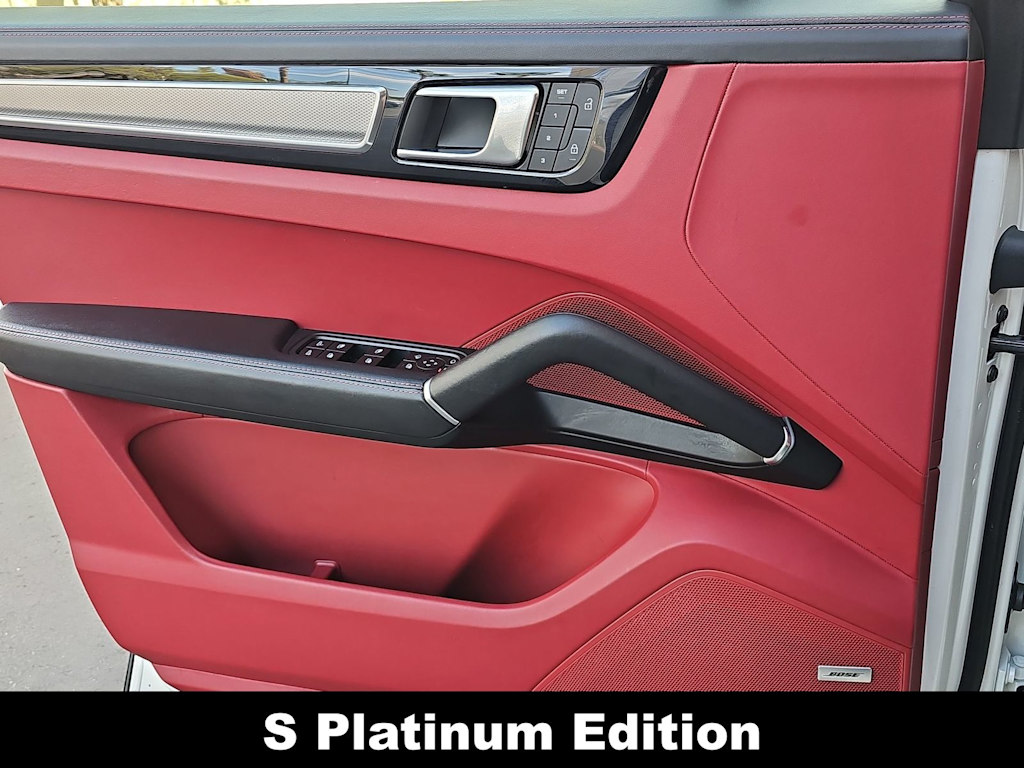 Thumbnail: 2023 Porsche Cayenne - 28