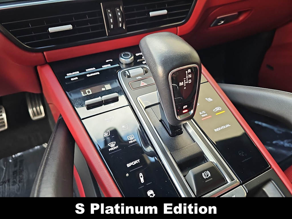 Thumbnail: 2023 Porsche Cayenne - 16