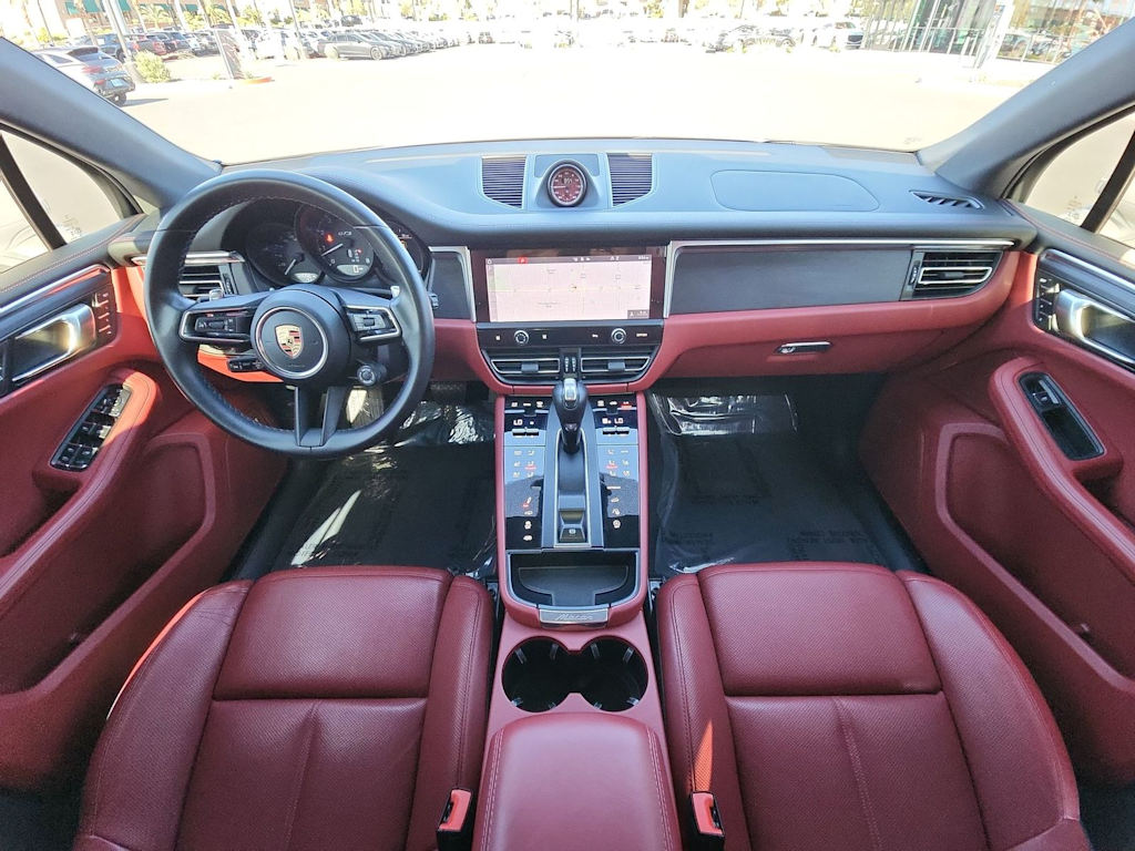 Thumbnail: 2024 Porsche Macan - 9