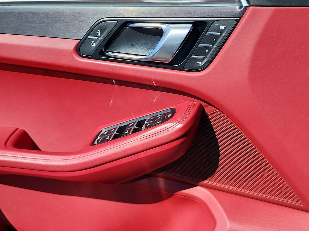 Thumbnail: 2024 Porsche Macan - 28