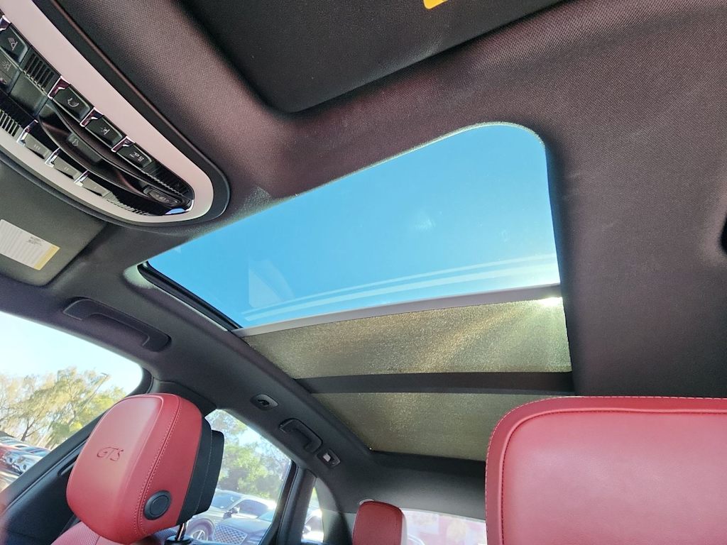 Thumbnail: 2024 Porsche Macan - 29