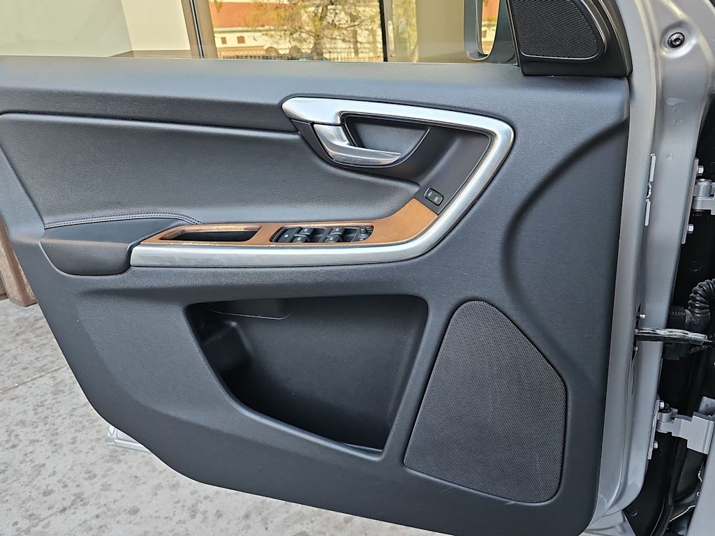 Thumbnail: 2017 Volvo XC60 - 28
