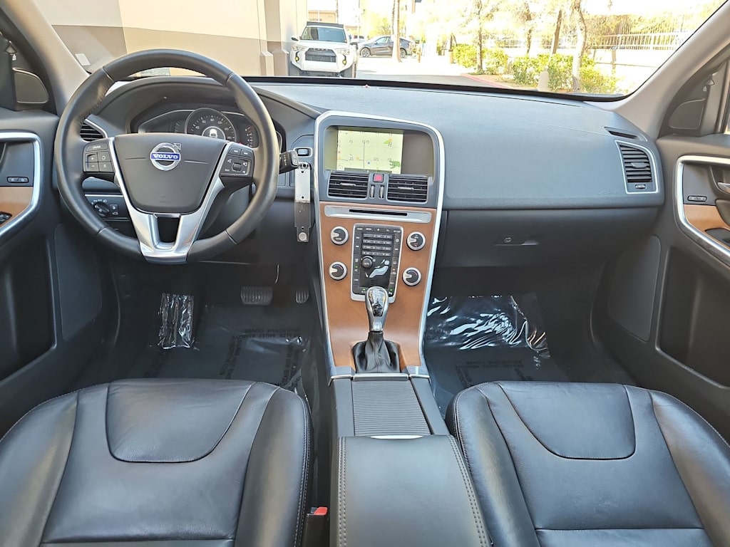 Thumbnail: 2017 Volvo XC60 - 9