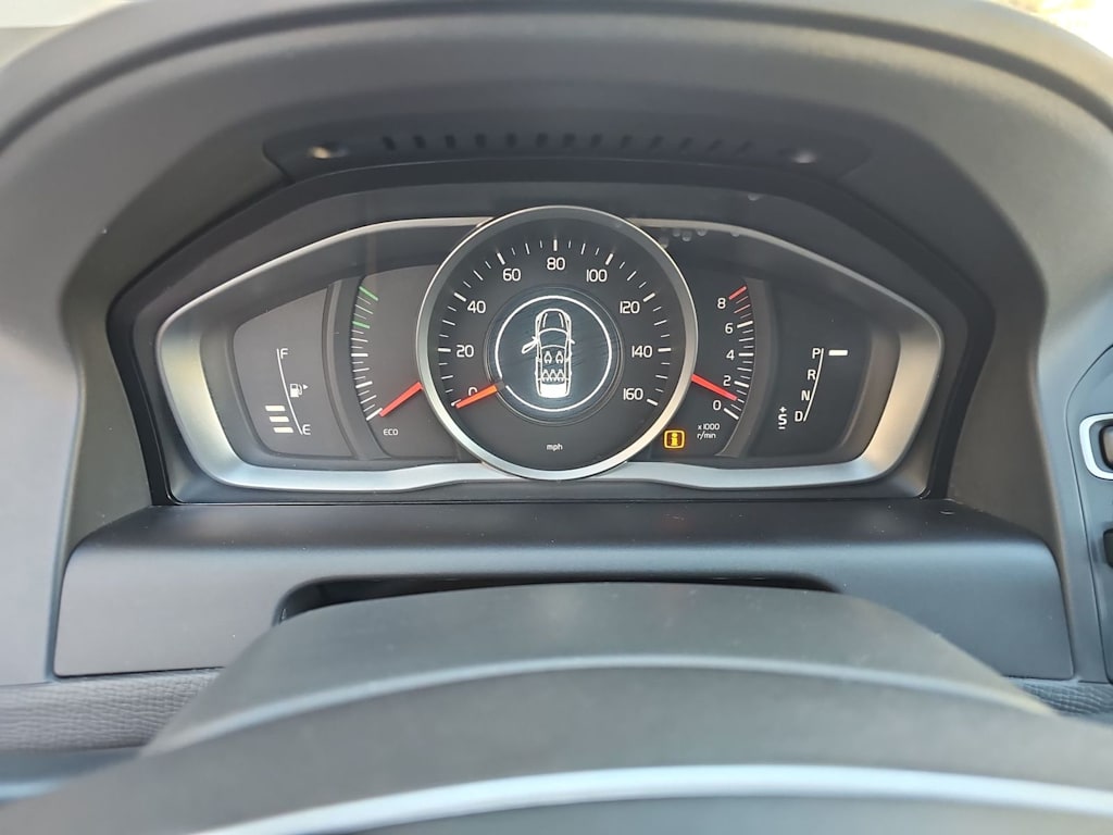 Thumbnail: 2017 Volvo XC60 - 16