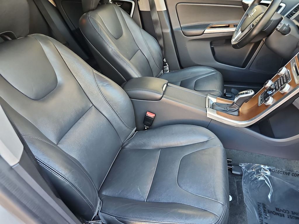 Thumbnail: 2017 Volvo XC60 - 11
