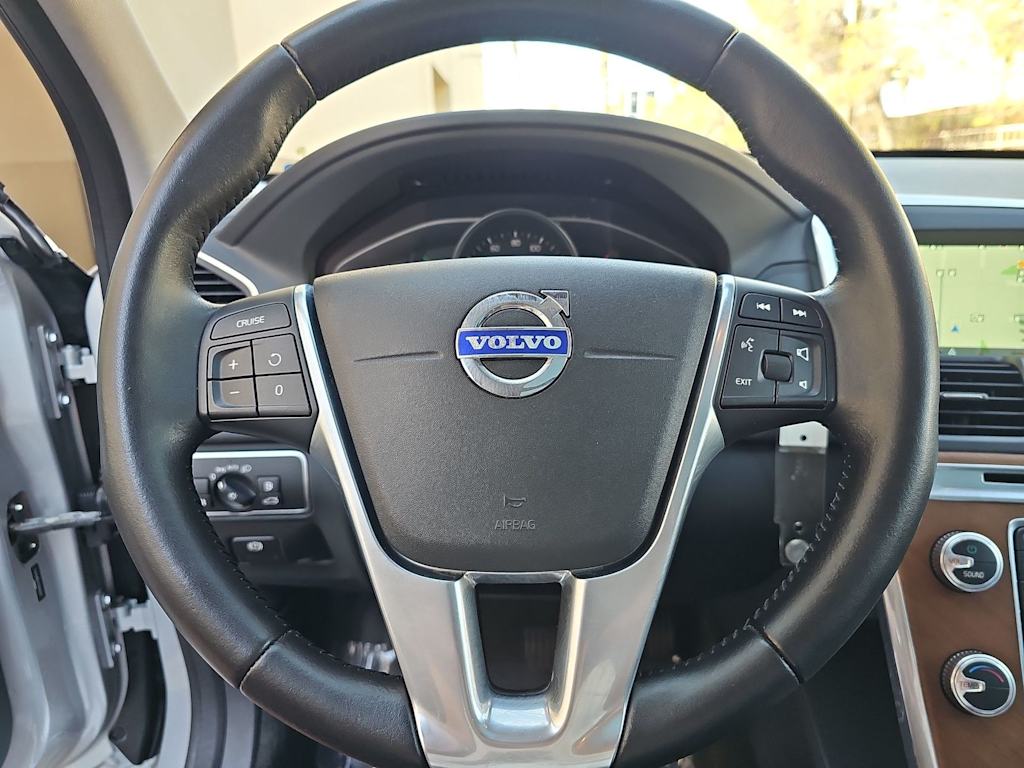Thumbnail: 2017 Volvo XC60 - 13