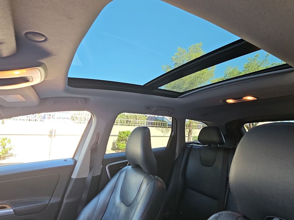 Thumbnail: 2017 Volvo XC60 - 29