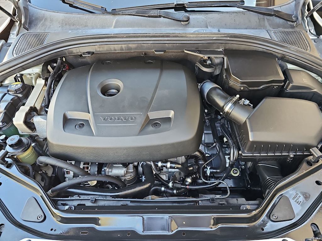 Thumbnail: 2017 Volvo XC60 - 8