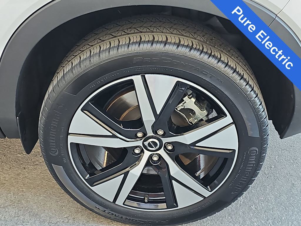 Thumbnail: 2022 Volvo XC40 - 8