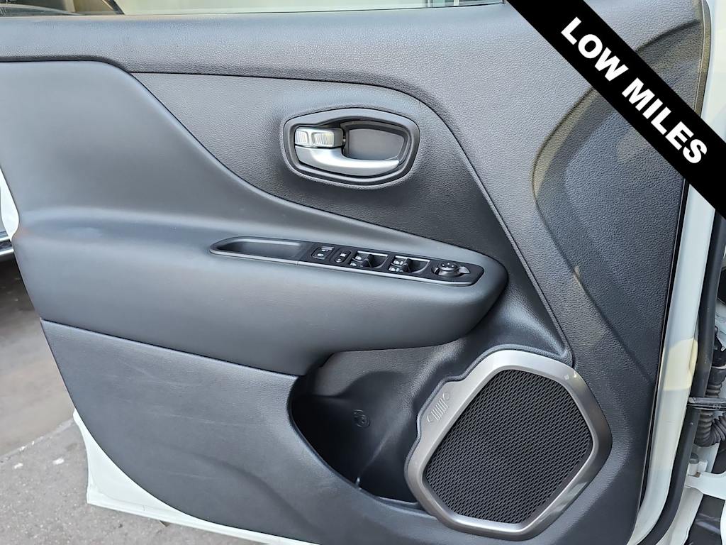 Thumbnail: 2023 Jeep Renegade - 27