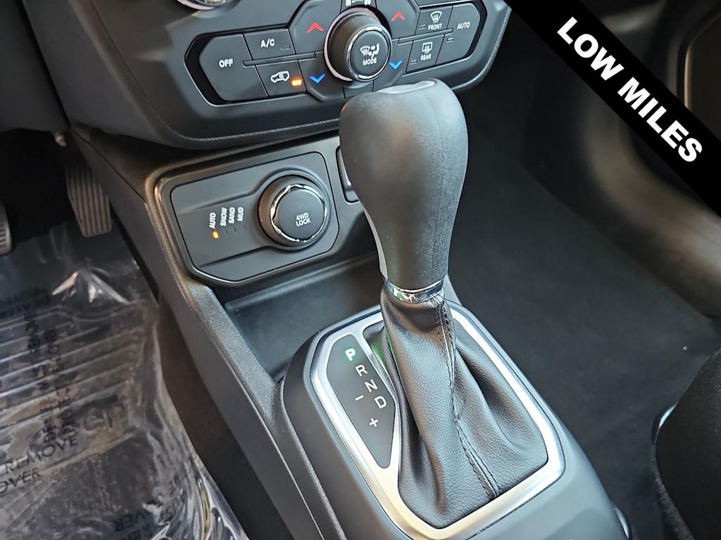 Thumbnail: 2023 Jeep Renegade - 15