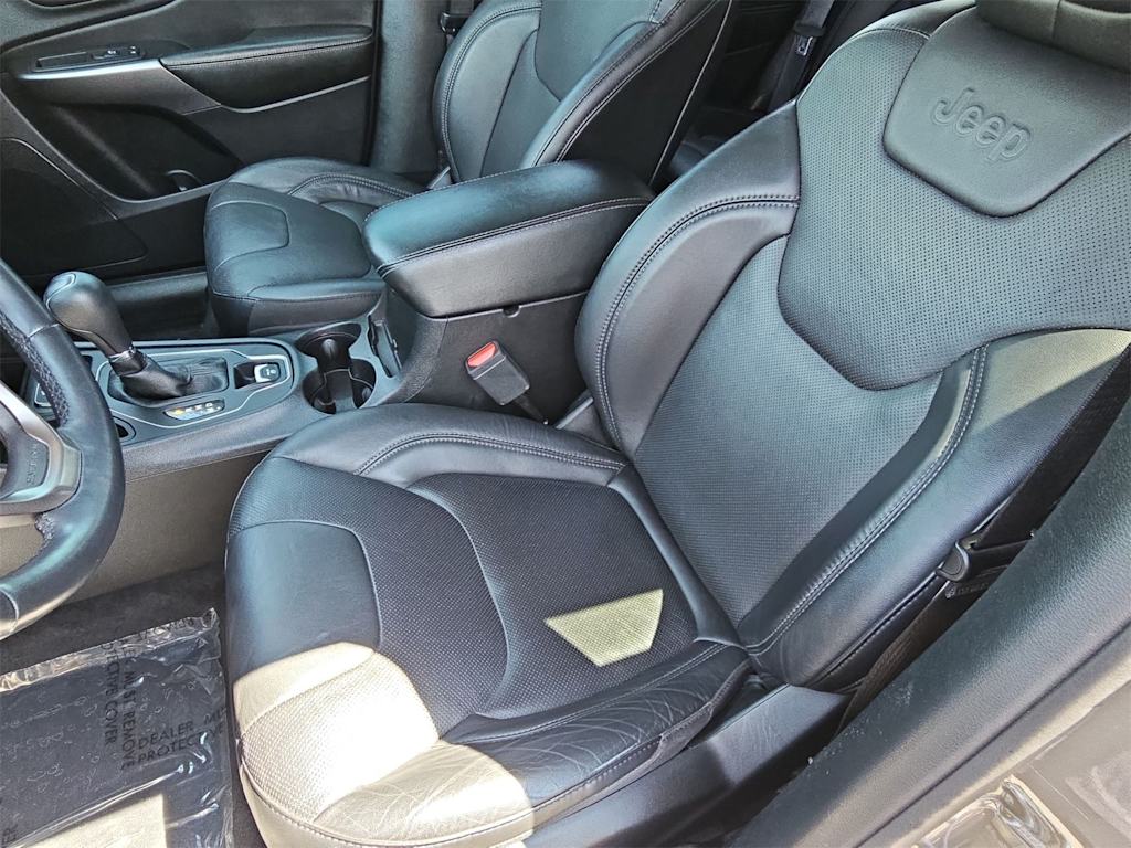 Thumbnail: 2021 Jeep Cherokee - 11