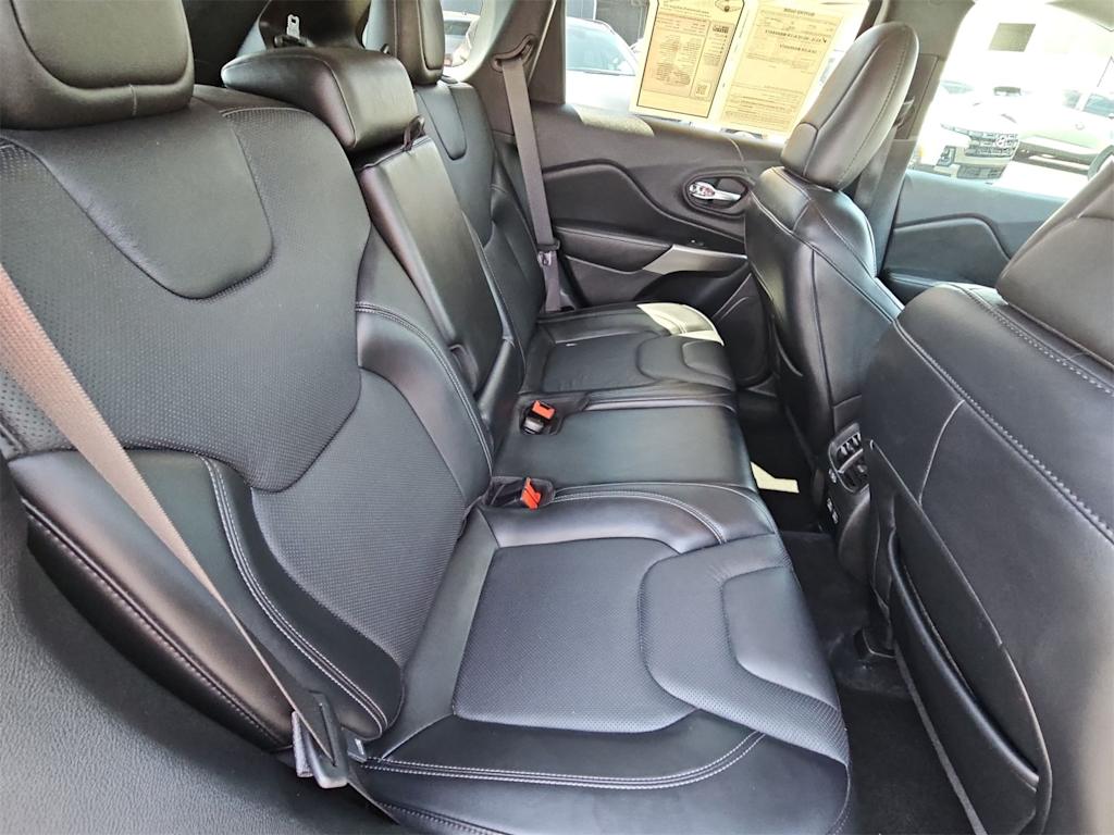 Thumbnail: 2021 Jeep Cherokee - 22