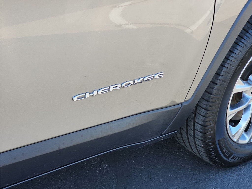 Thumbnail: 2021 Jeep Cherokee - 7