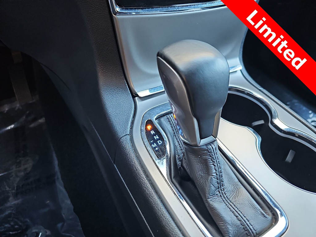 Thumbnail: 2021 Jeep Grand Cherokee - 16