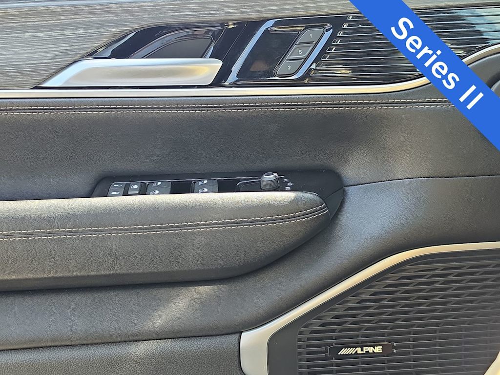 Thumbnail: 2024 Jeep Wagoneer - 30