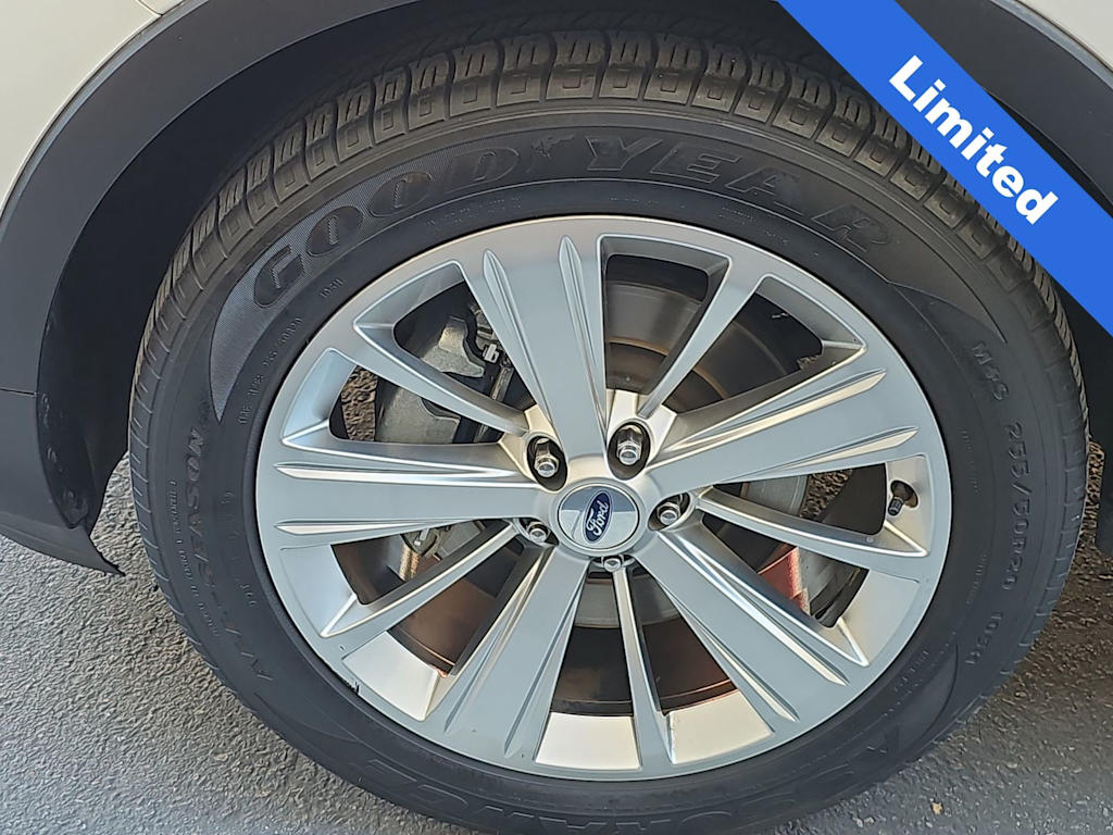 Thumbnail: 2019 Ford Explorer - 8
