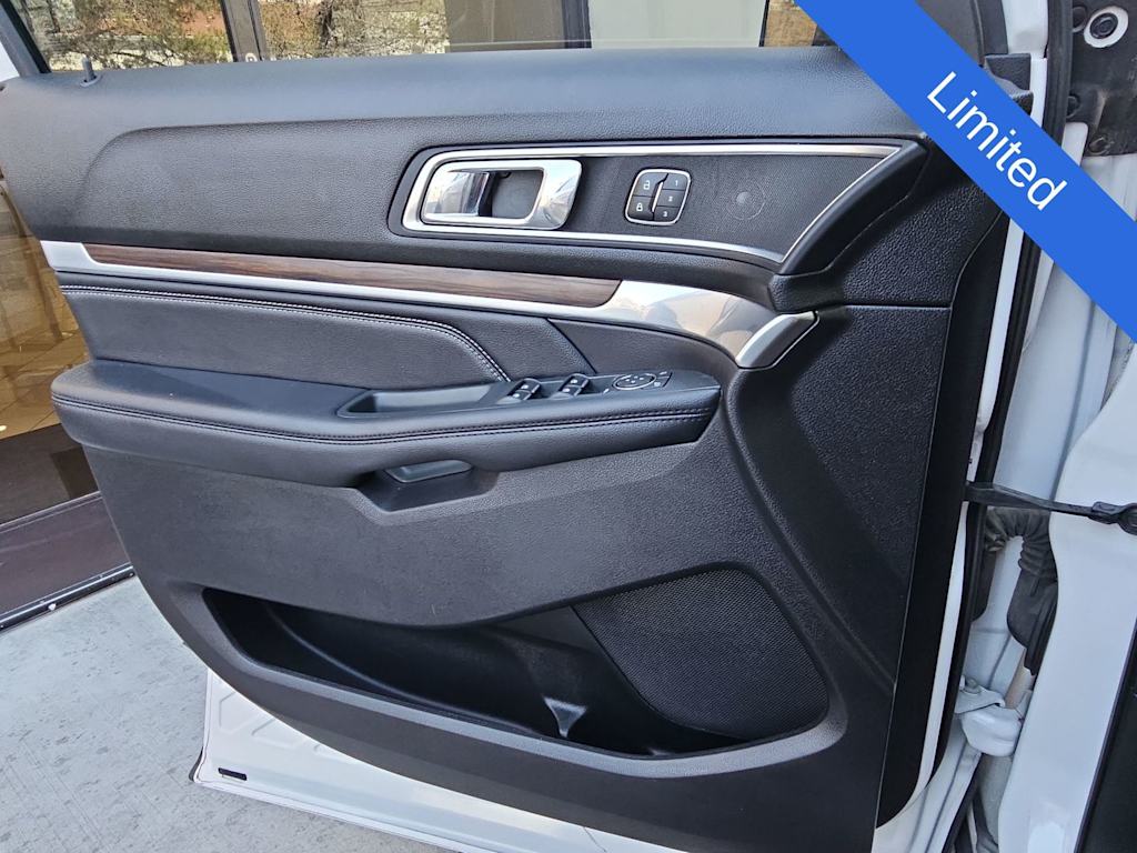 Thumbnail: 2019 Ford Explorer - 28