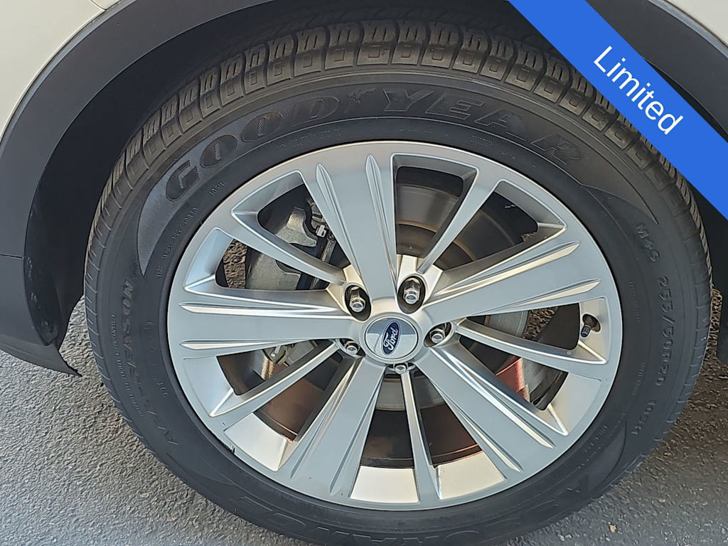 Thumbnail: 2019 Ford Explorer - 8