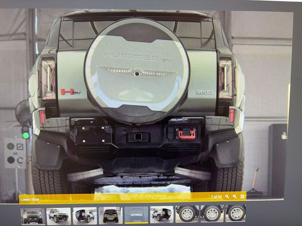 Thumbnail: 2024 GMC Hummer EV - 8